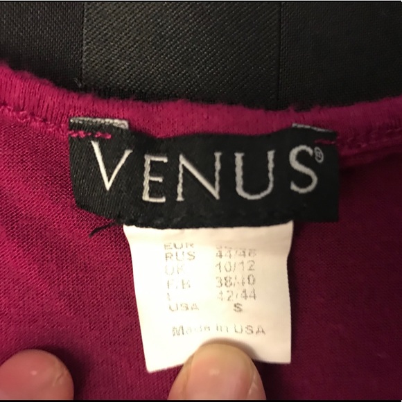 Venus Small Hot Pink 𝐒𝐇𝐀𝐑𝐊 Tooth Hem 3/4 Sleeve Flowy Top - Picture 2 of 4